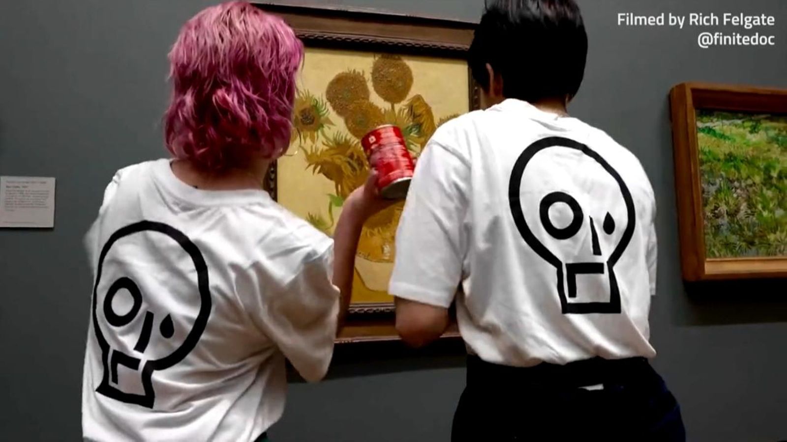 Obres d'art atacades per activistes mediambientals