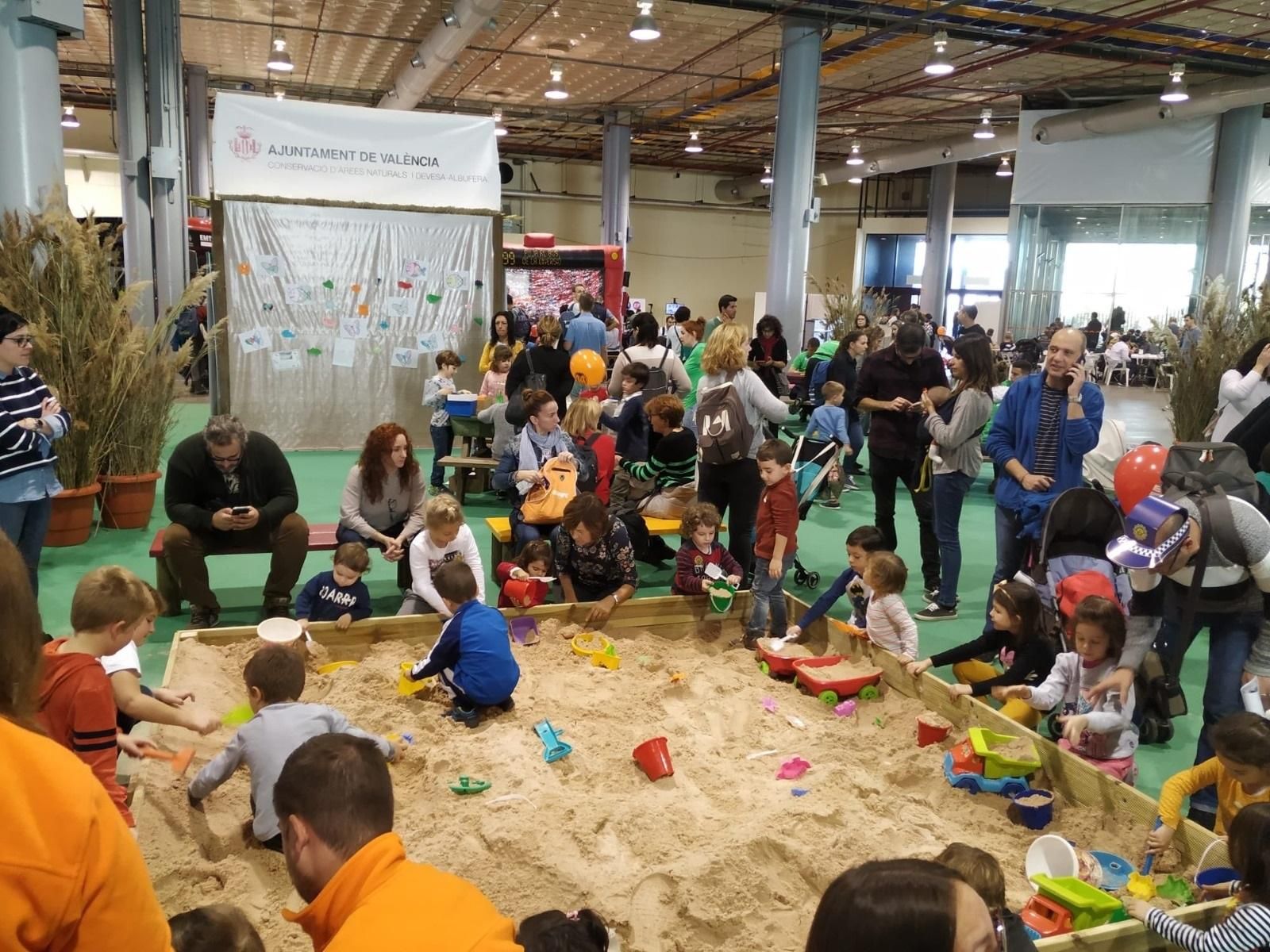 Imatge d'arxiu d'una edició d'Expojove abans de la pandèmia de la covid-19 Imatge d'arxiu d'una edició de Expojove abans de la pandèmia de la covid-19