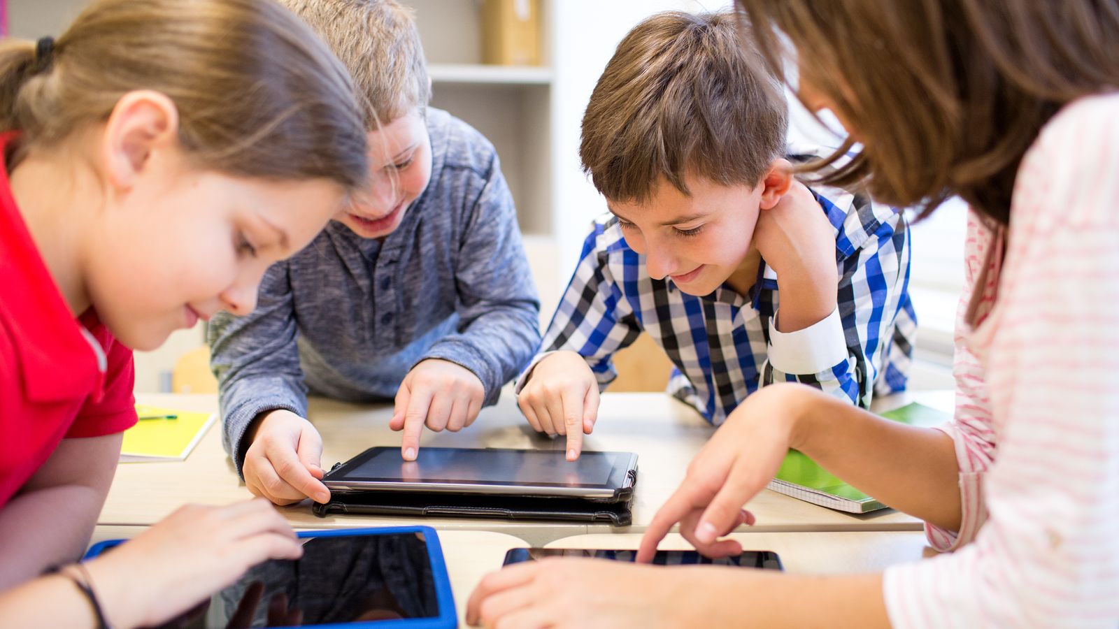 17.04.2023 | Quins avantatges presenten els avanços tecnològics i la intel·ligència artificial en l'educació?