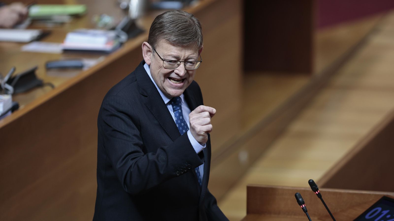 El president de la Generalitat, Ximo Puig intervé en la sessió de control en Les Corts