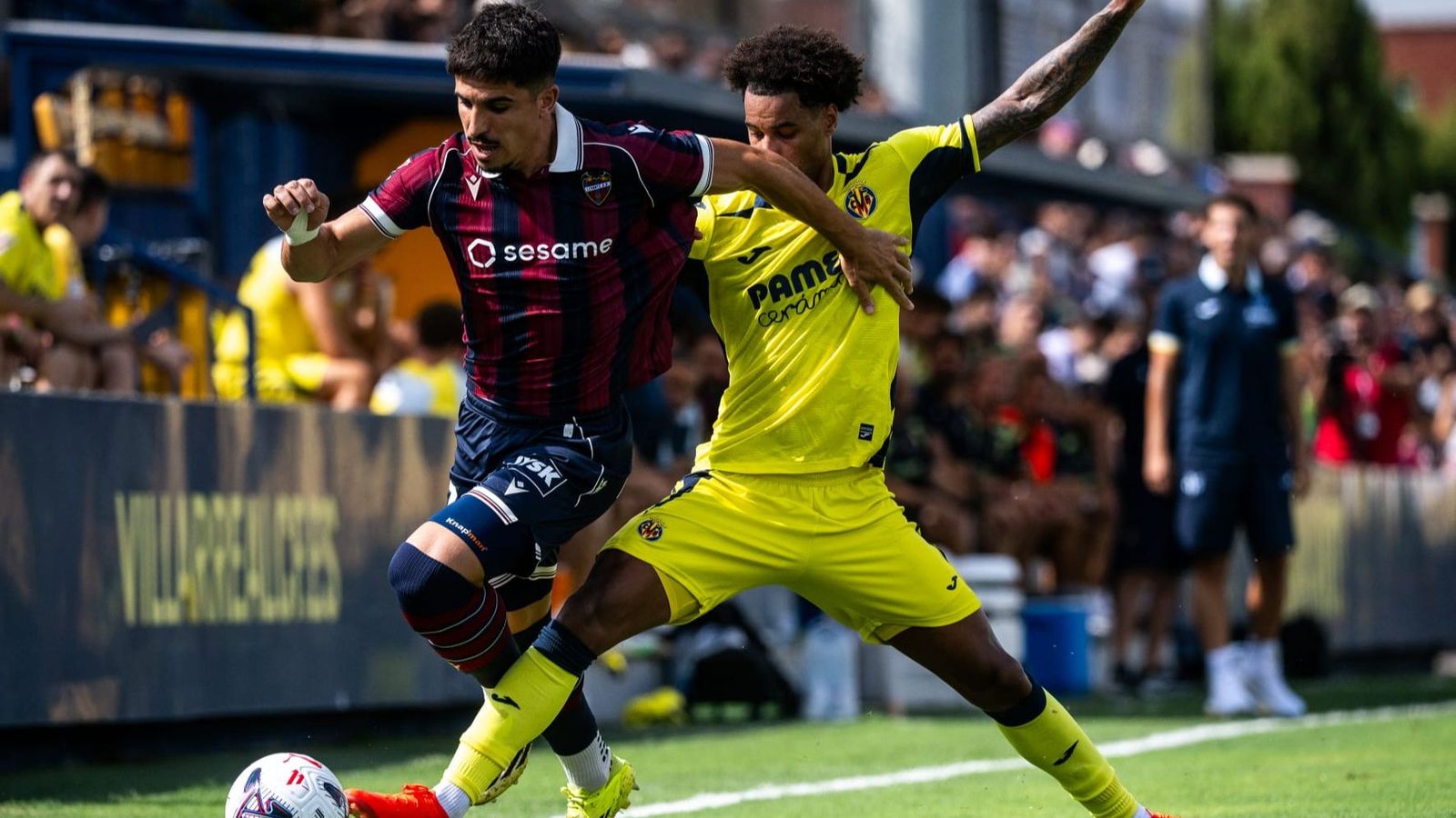 Imatge del partit entre el Villarreal i el Llevant