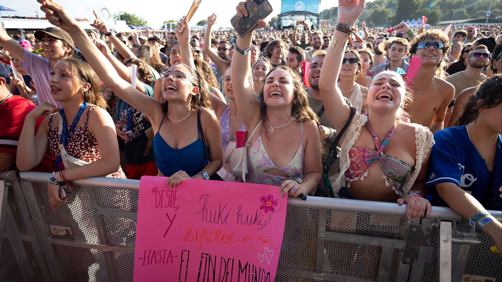 Assistents al concert de La La Love You al Festival Internacional de Benicàssim