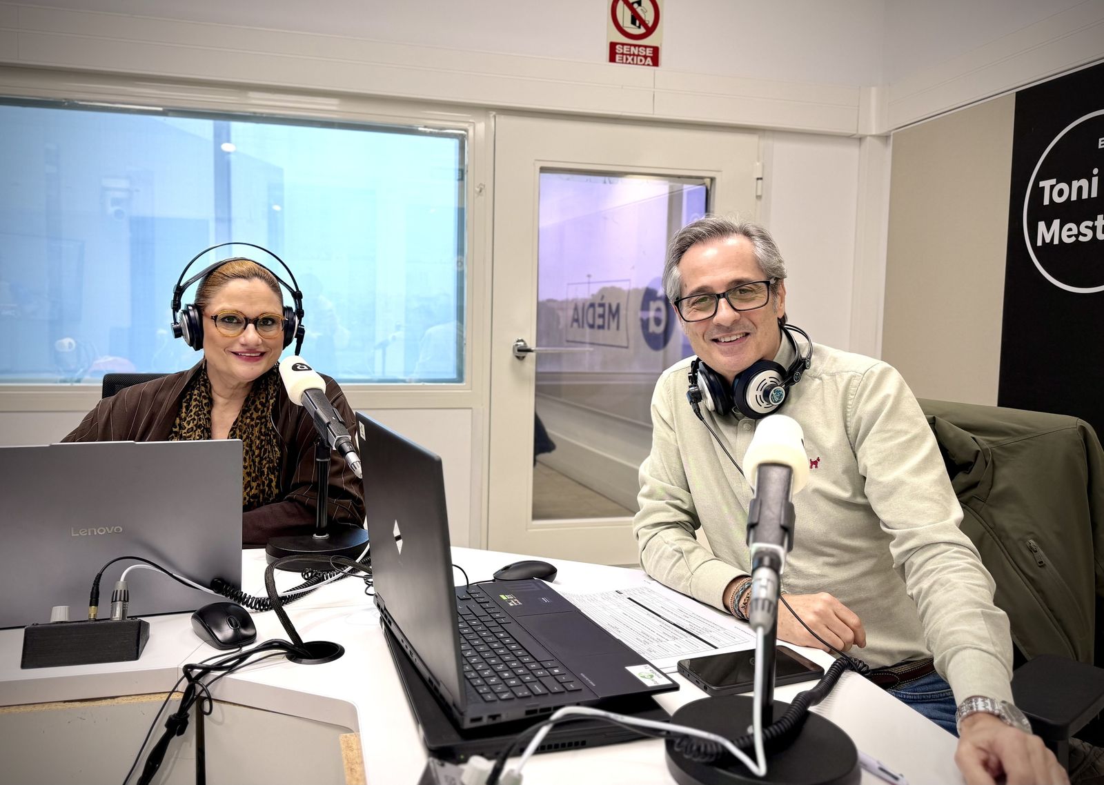 Gemma Juan i Ximo Rovira presenten La Vesprada d'À Punt