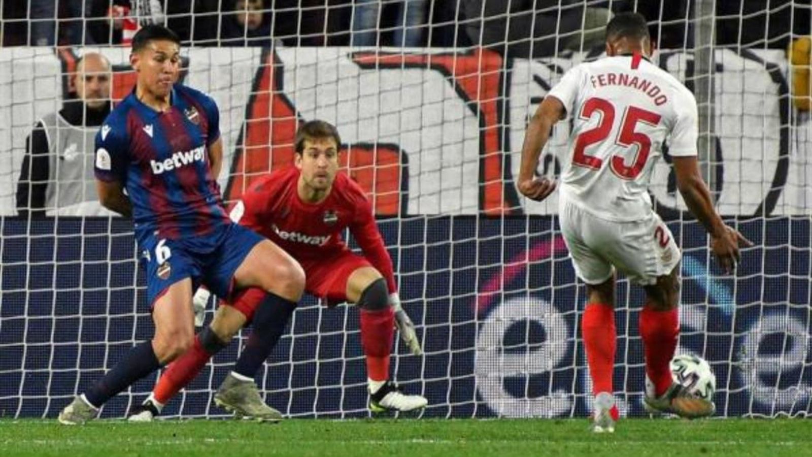 Fernando, autor del primer gol del Sevilla