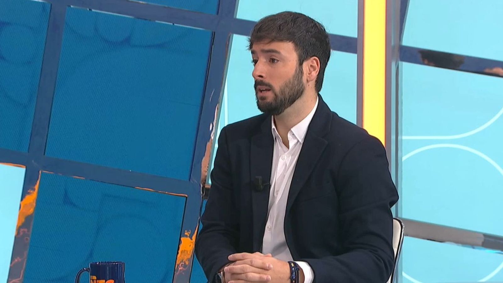 El president del veïns afectats per l'incendi de Campanar durant la seua interevenció, este divendres, en 'Les notícies del matí'