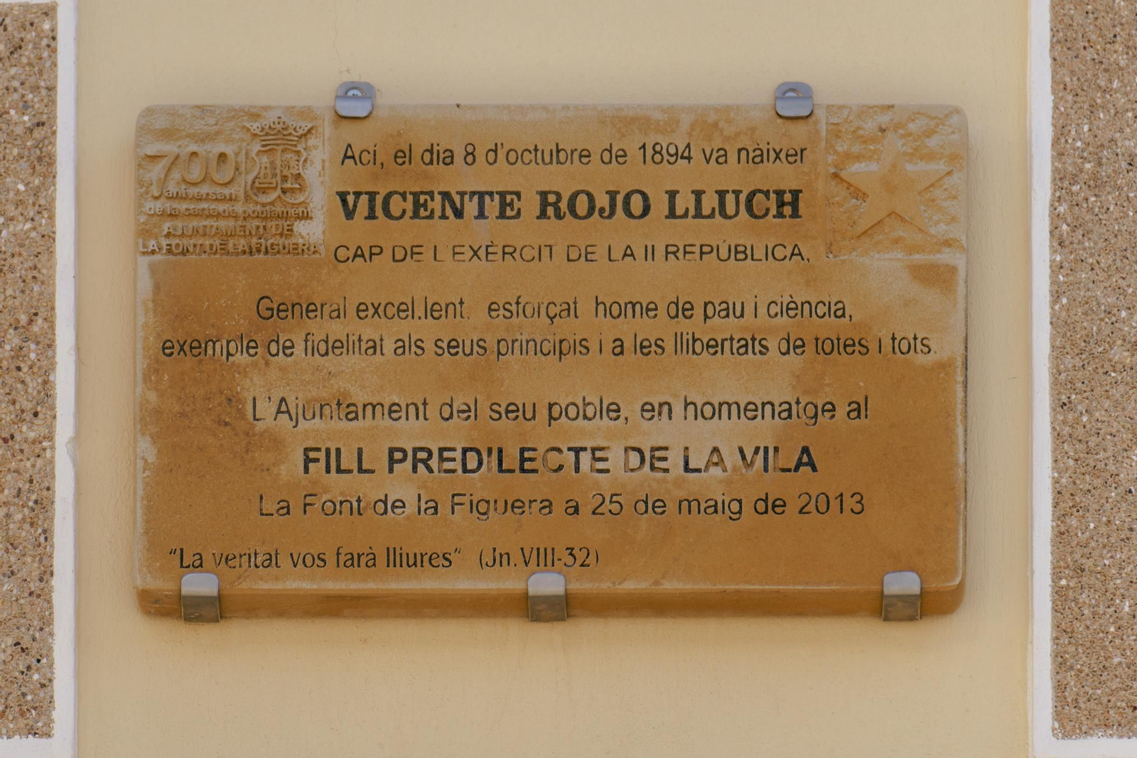 Placa commemorativa a la casa natalícia del general Rojo a la Font de la Figuera