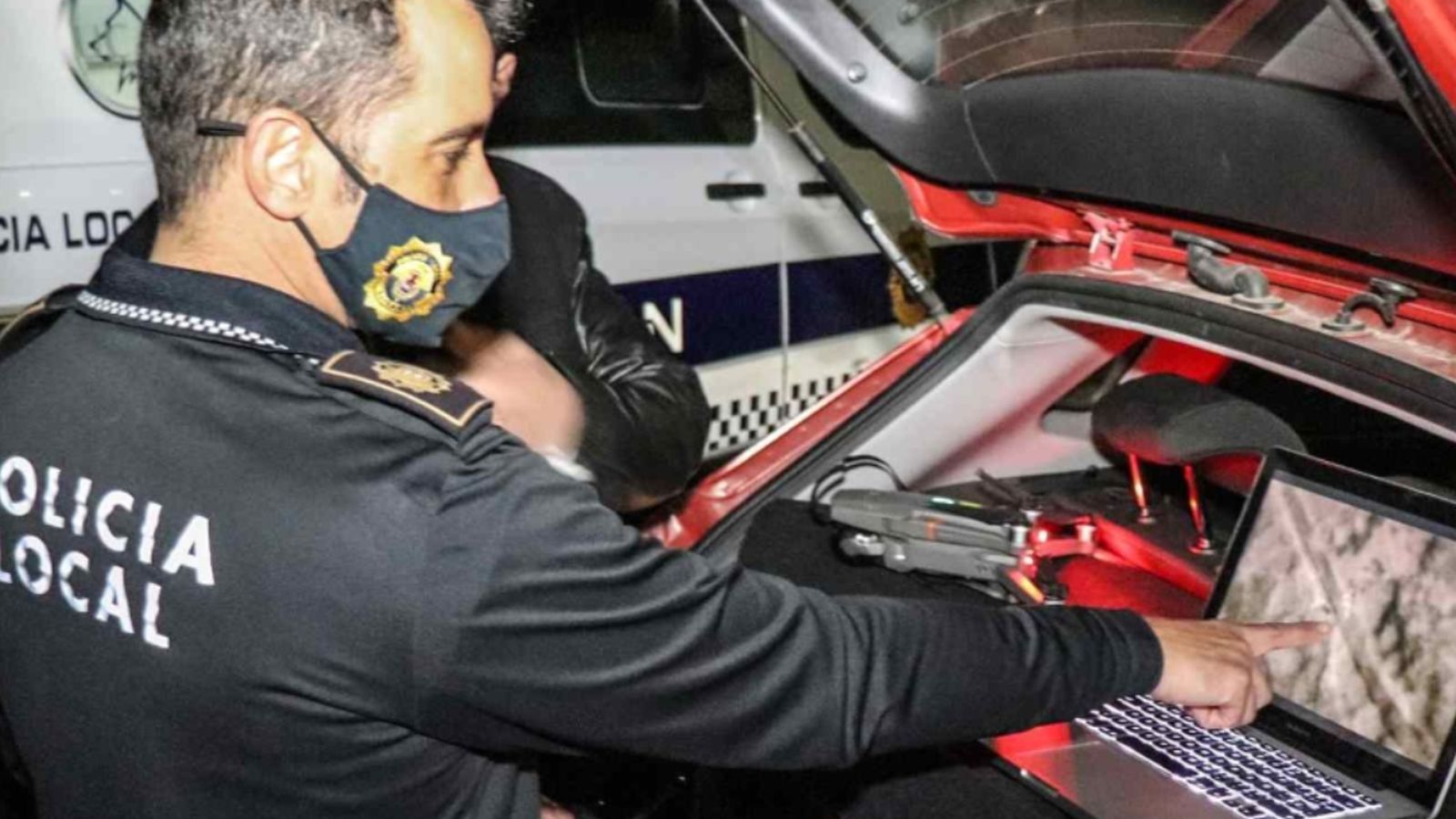Dispositiu de vigilància de la Policia Local d'Alacant la passada nit