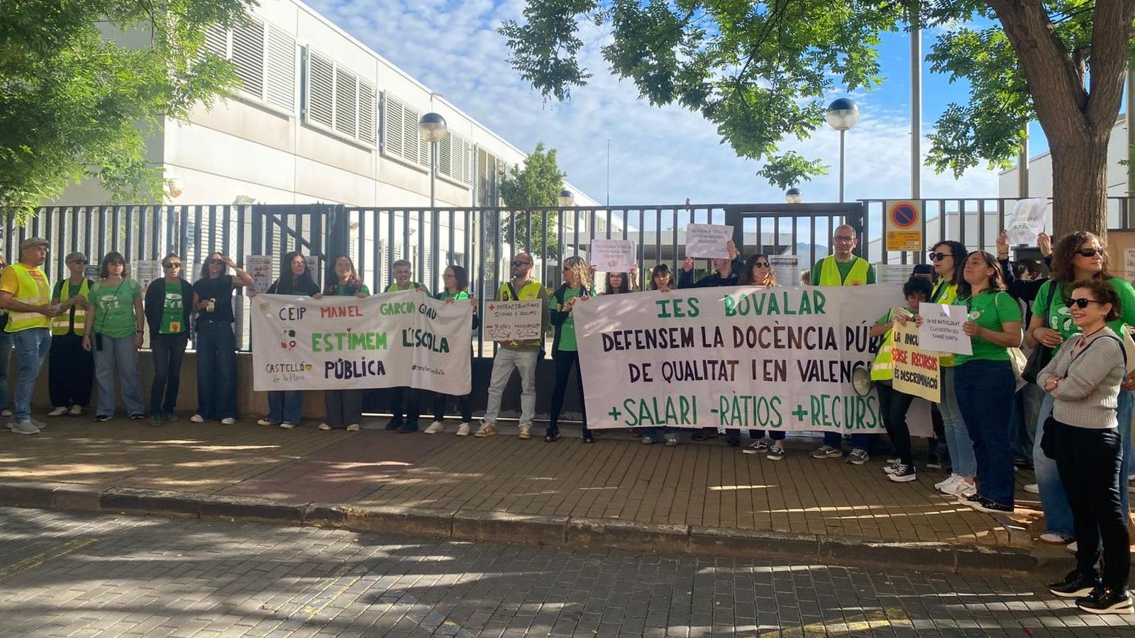 Concentració del CEIP Manel Garcia Grau i l'IES Bovalar