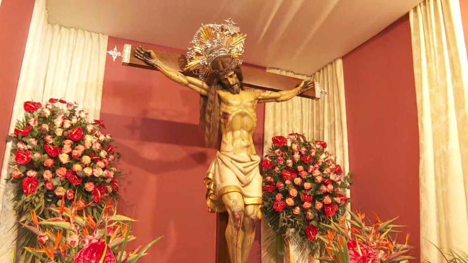 Tornen els altars particulars a la Setmana Santa Marinera al Cabanyal (València)