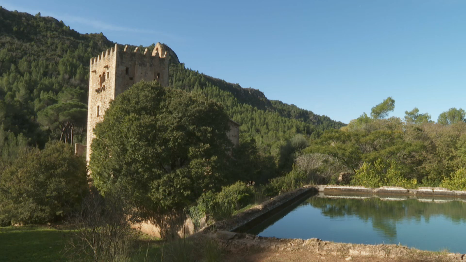 El pantalà del Port de Sagunt és un dels monuments inclosos a la llista roja