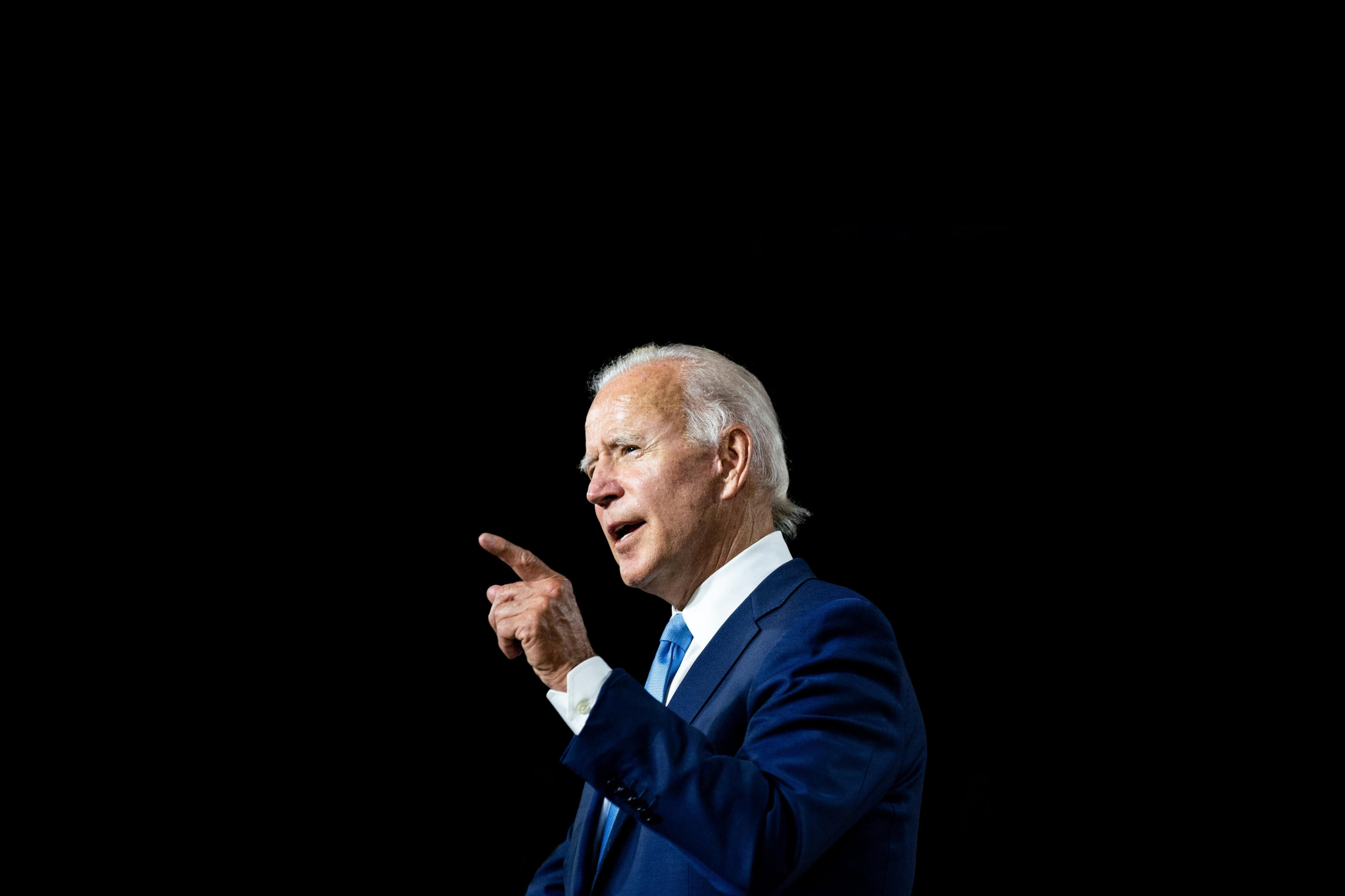 Retrat de Joe Biden sobre un fons negre en un discurs a Washington DC 2130367208