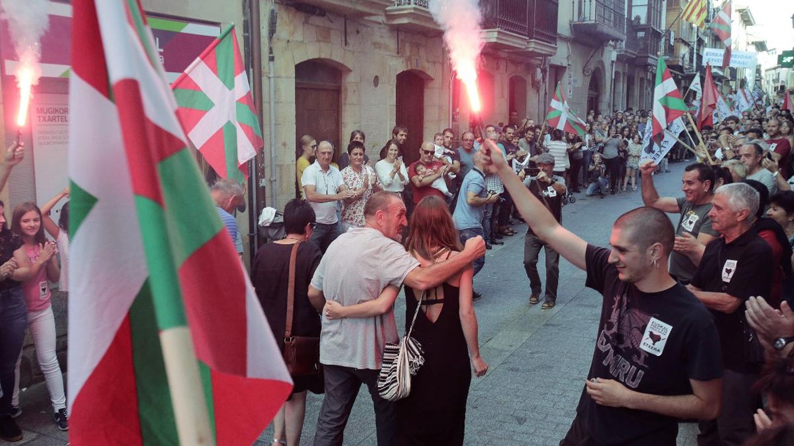 El pres d'ETA Xabier Ugarte a la seua arribada a la localitat guipuscoana d'Oñati