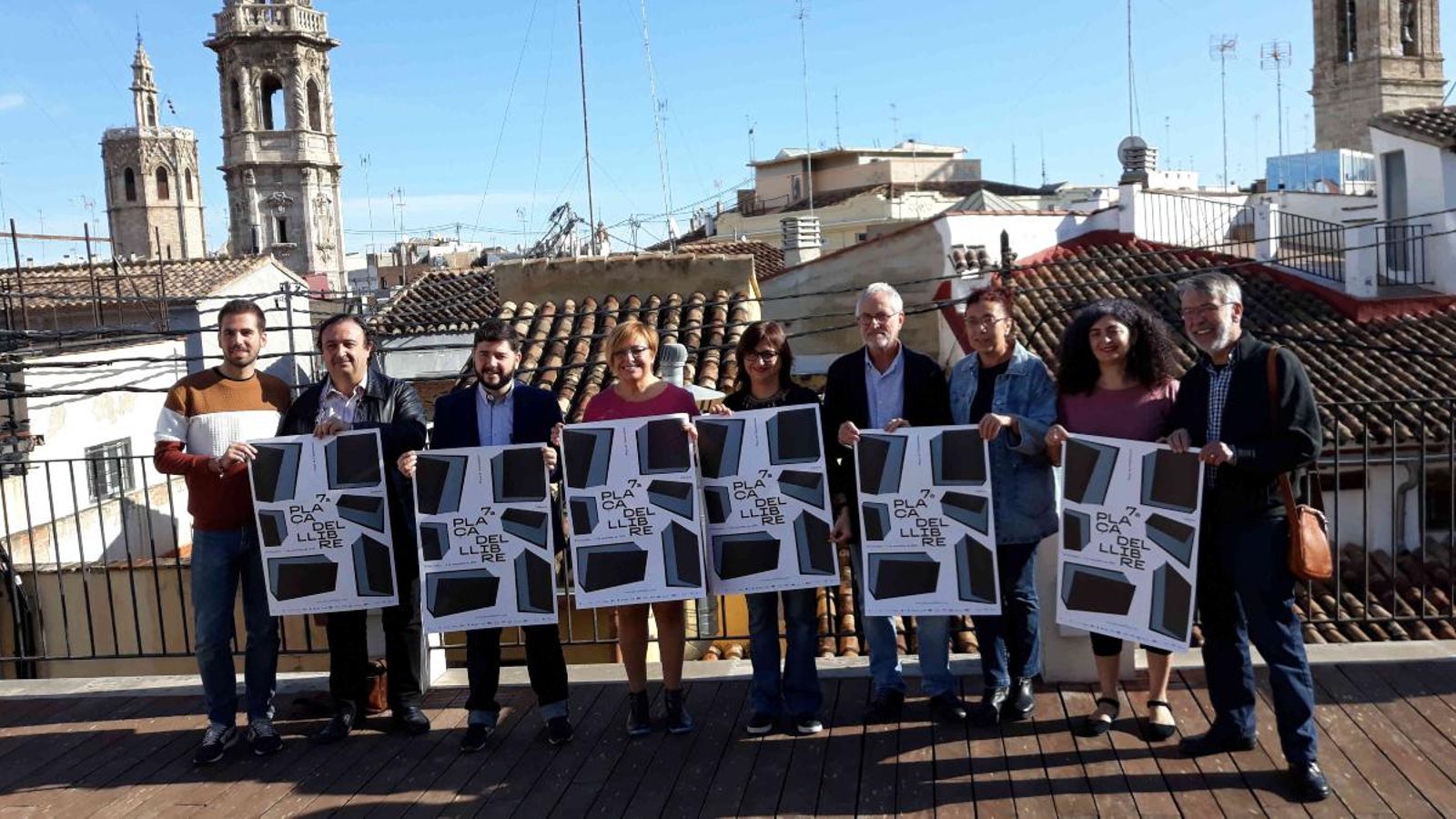 Membres de les entitats organitzadores en la presentació, aquest dimecres, de la Plaça del Llibre de València