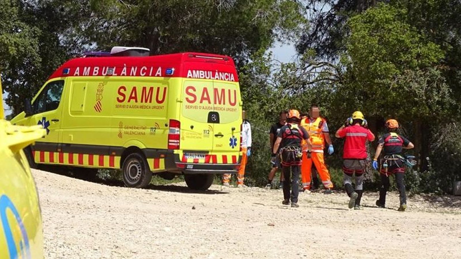 Rescat del ciclista a Banyeres de Mariola