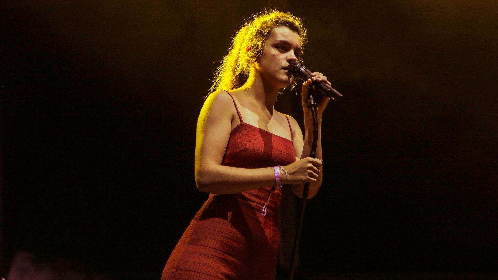 Imatge d'arxiu d'Amaia durant un concert en el Poble Espanyol, a Barcelona Imatge d'arxiu d'Amaia durant un concert en Poble Espanyol, a Barcelona