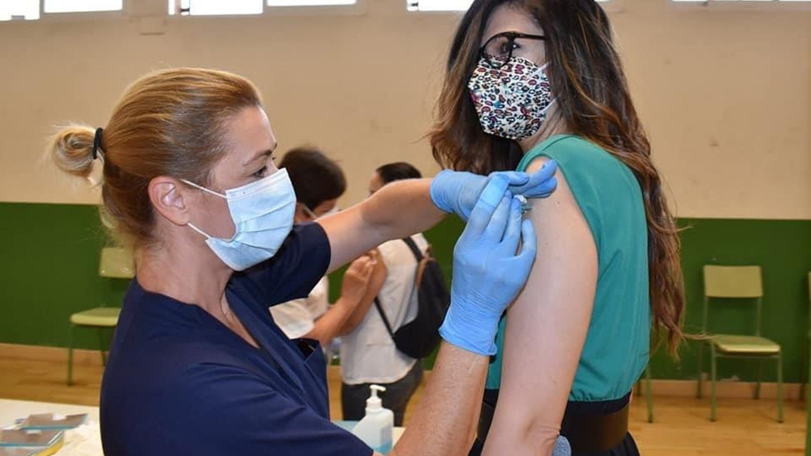 Vacunació d'una persona jove