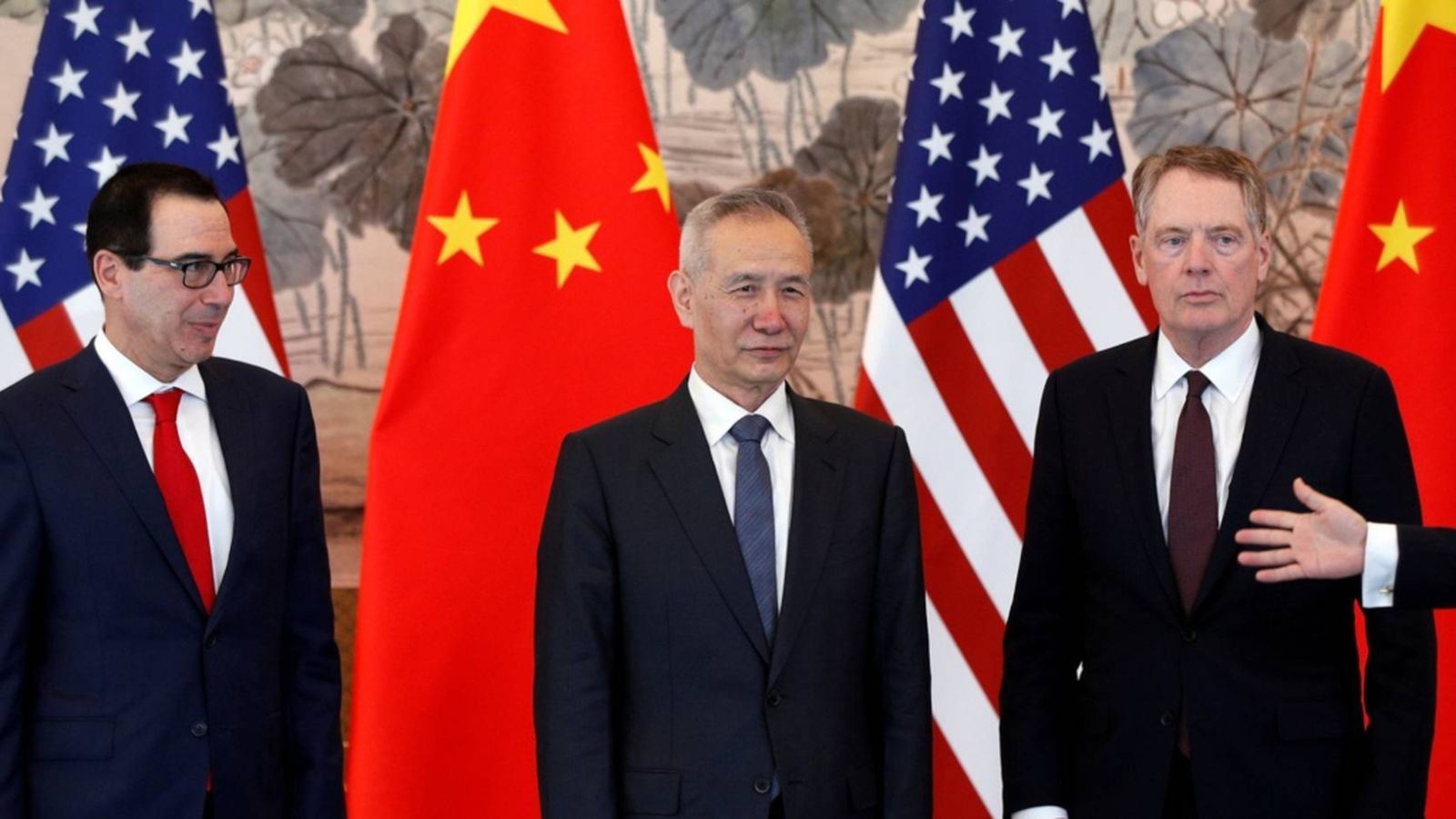 Steven Mnuchin, secretari del Tresor dels EUA, Liu He, viceprimer ministre xinés, i Robert Lighthizer, representant de Comerç Exterior dels EUA, la setmana passada a Pequín