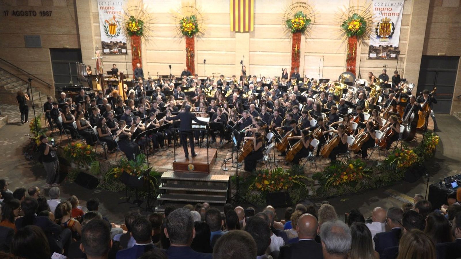 Més de 300 músics professionals es congreguen en el Mà a Mà