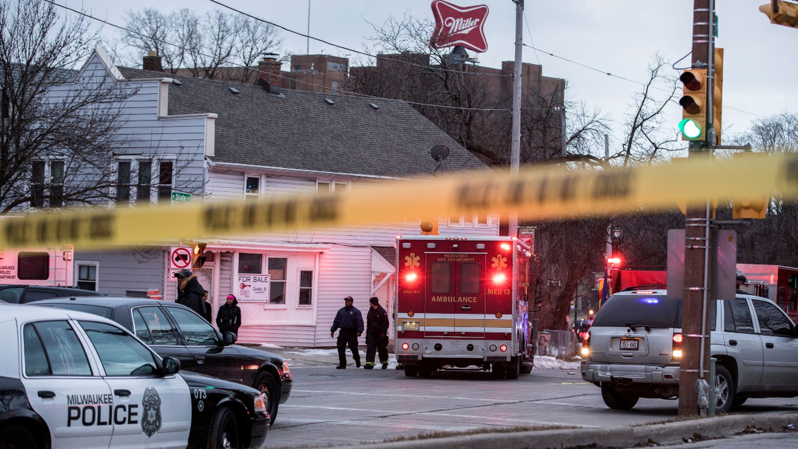 El dispositiu policial investiga el tiroteig a la fàbrica de Molson Coors