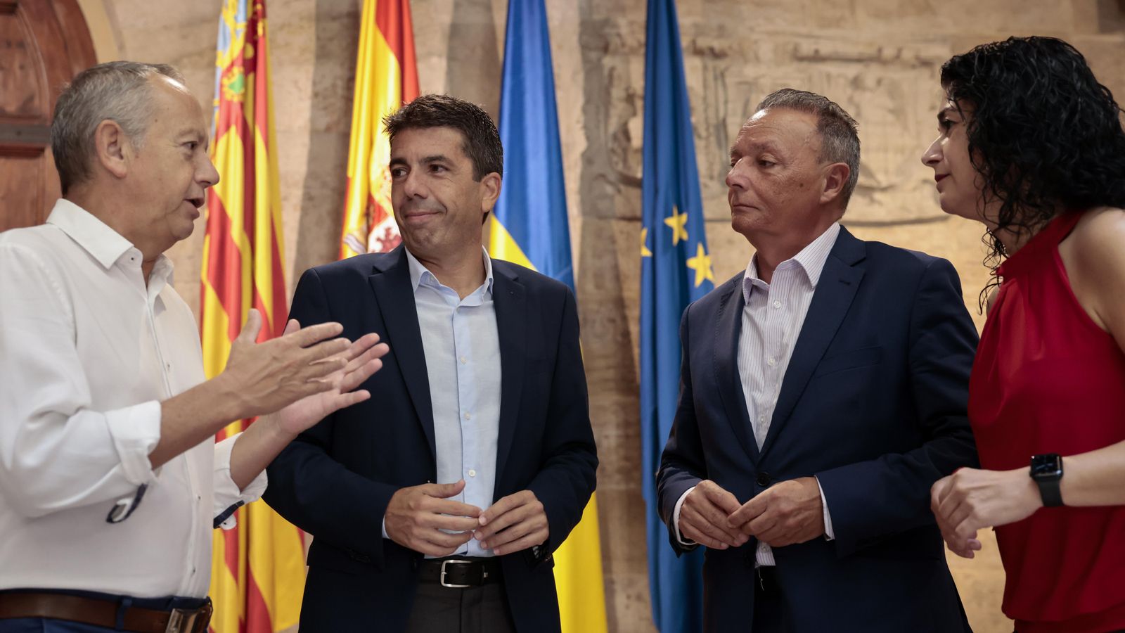 Carlos Mazón amb el president de la patronal CEV, Salvador Navarro, la secretària general de CCOO-PV, Ana García, i el secretari general d'UGT-PV, Ismael Sáez