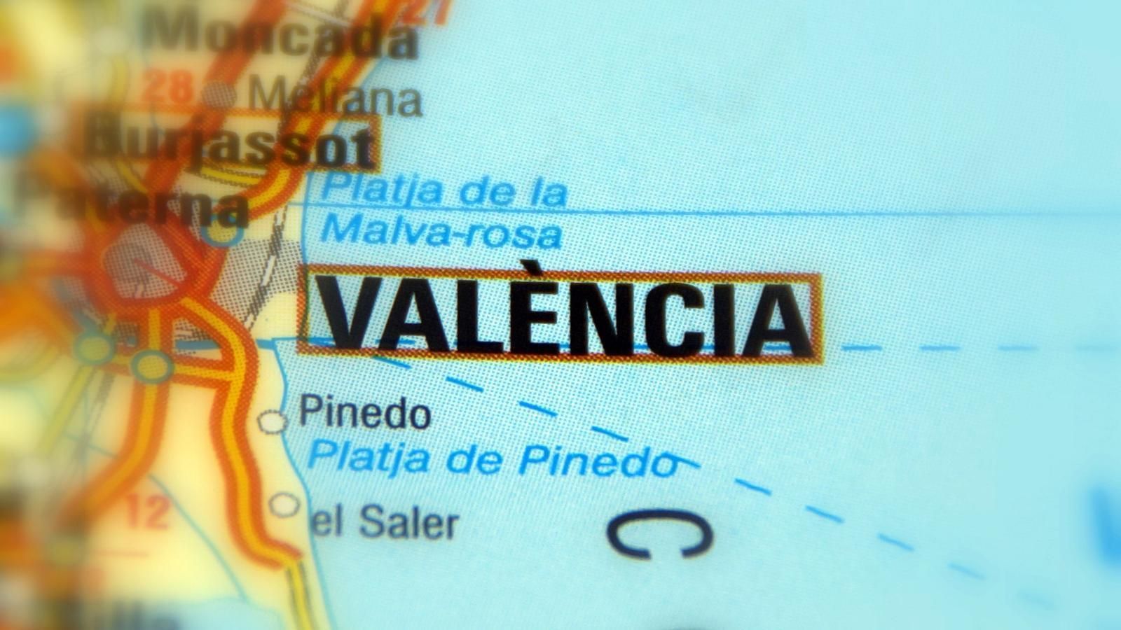 La normativa lingüística de la Comunitat Valenciana la fixa l'AVL i és "d’aplicació obligatòria a totes les administracions públiques valencianes" La normativa lingüística de la Comunitat Valenciana la fixa l'AVL i és "d’aplicació obligatòria a totes les administracions públiques valencianes