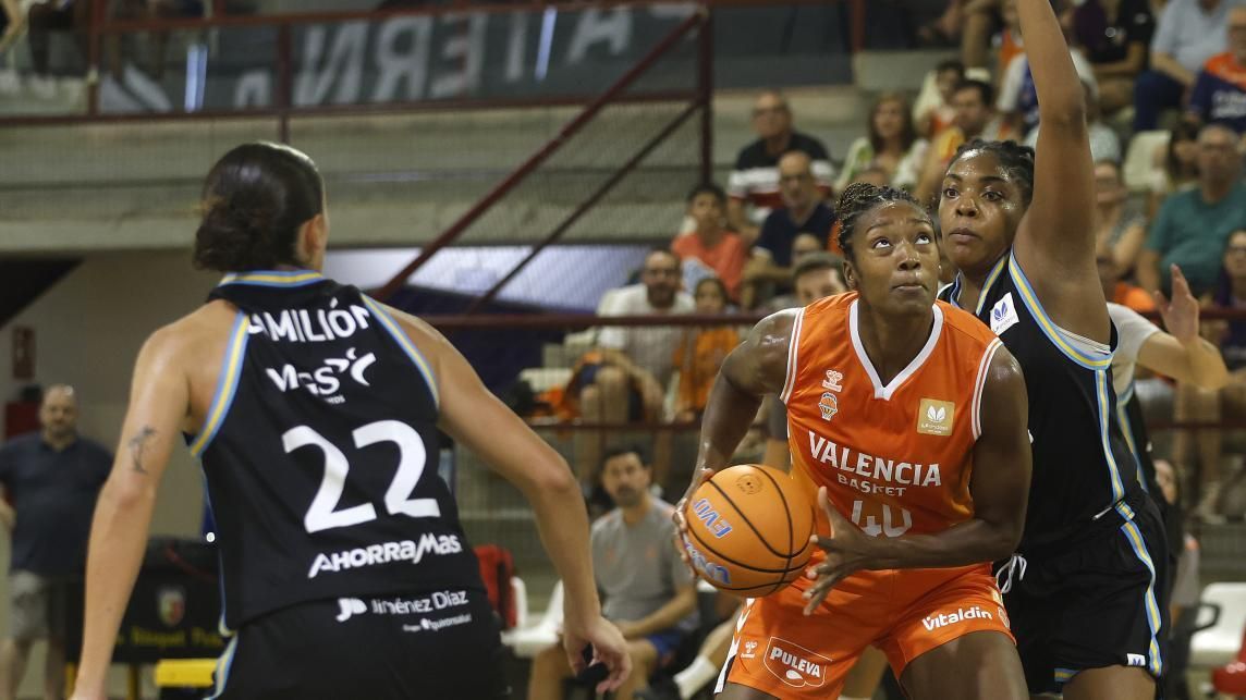 El València Basket femení juga contra el Perfumerías Avenida