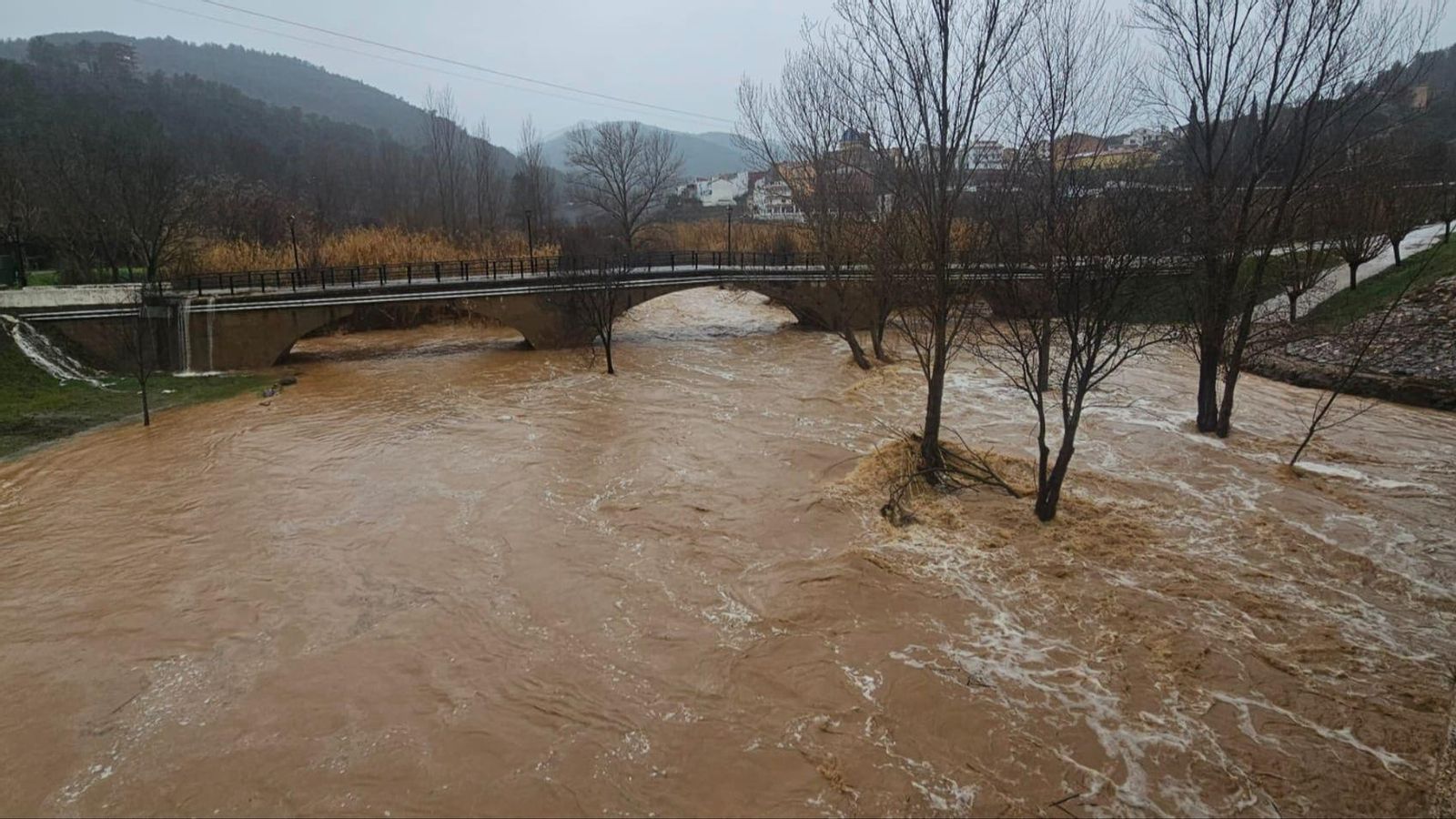 El riu, al seu pas per Aiòder