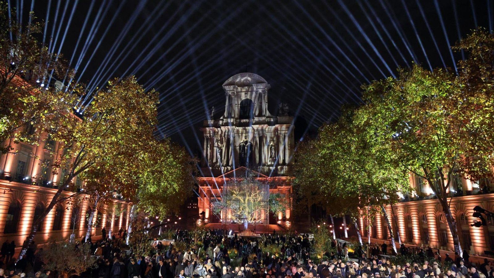 França commemora el desé aniversari dels atemptats de París