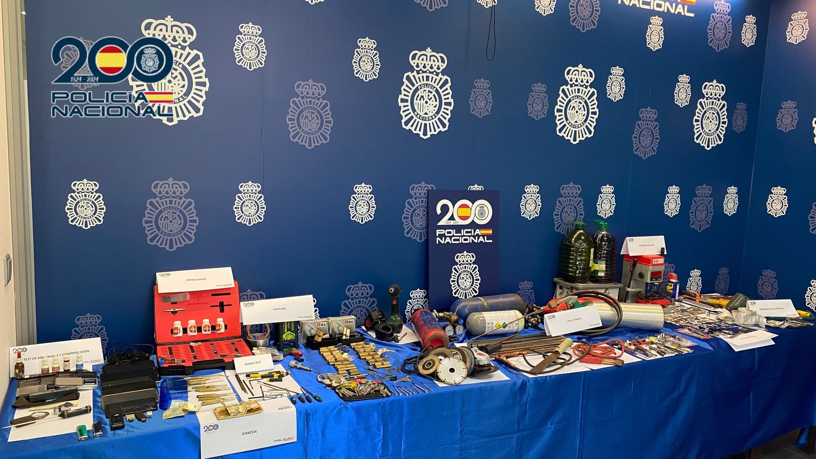 Material intervingut per part dels agents de policia