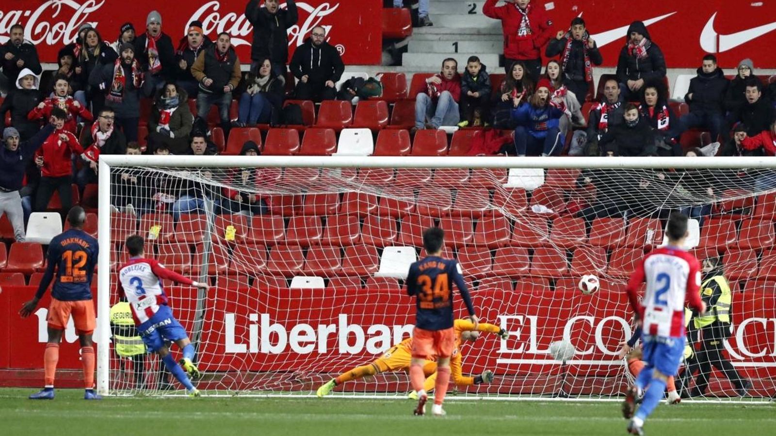 Noblejas fa el primer gol de l'Sporting Noblejas fa el primer gol de l'Sporting