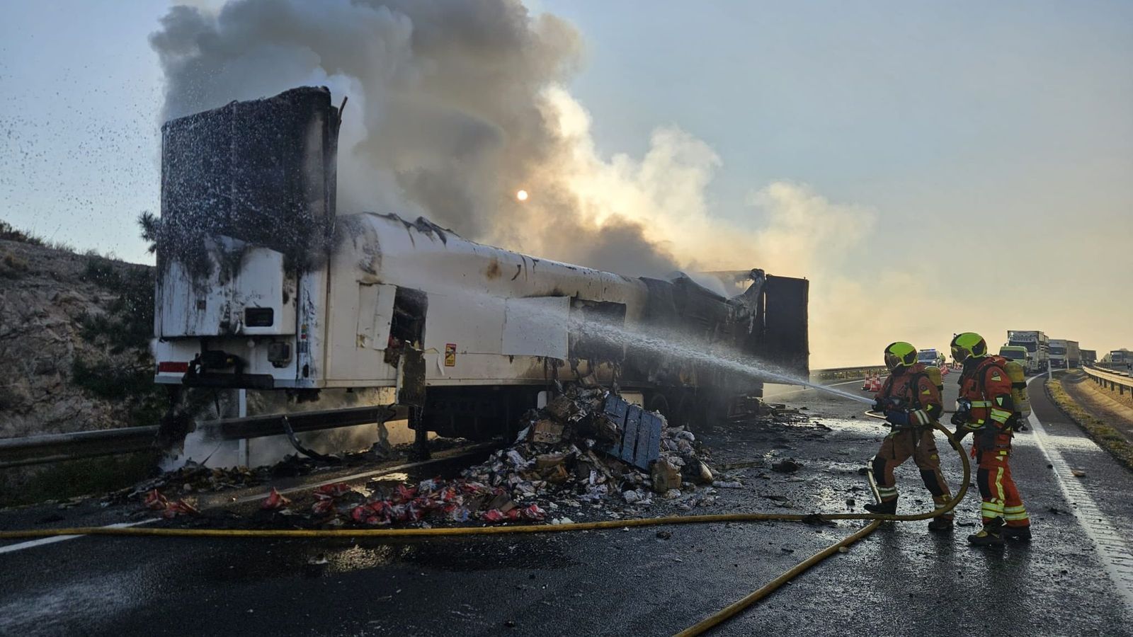 Camió incendiat a l'AP-7
