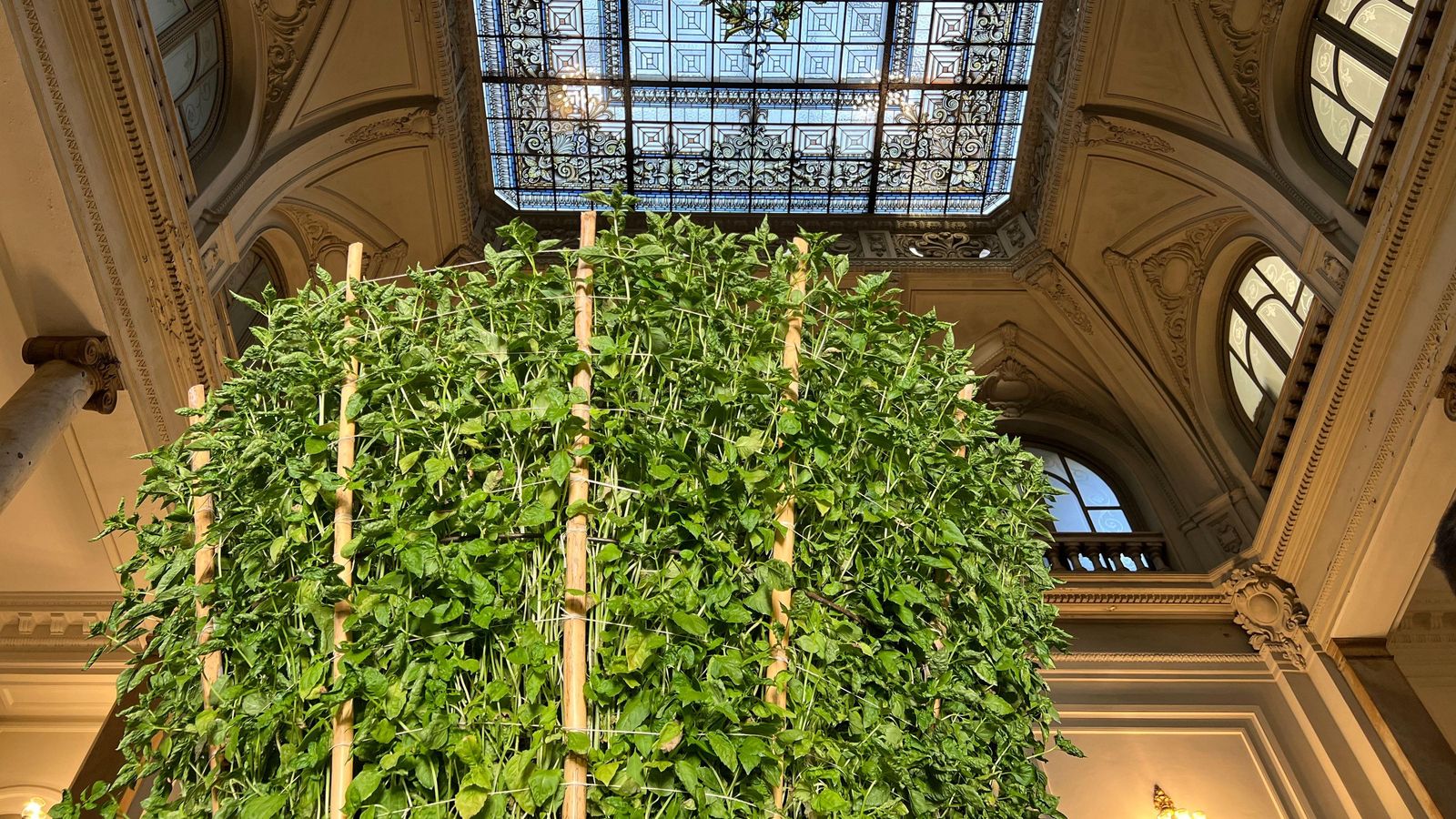 El consistori ha repartit 62 exemplars entre les principals institucions valencianes i ajuntaments del Camp de Túria