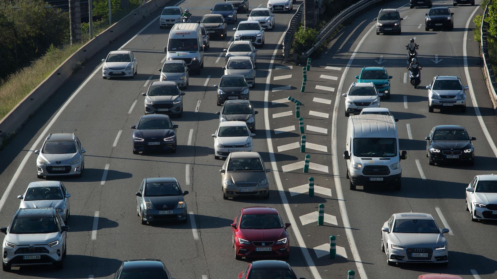 La DGT preveu 675.000 desplaçaments per les carreteres valencianes entre la vesprada de divendres i dilluns, primer de juliol