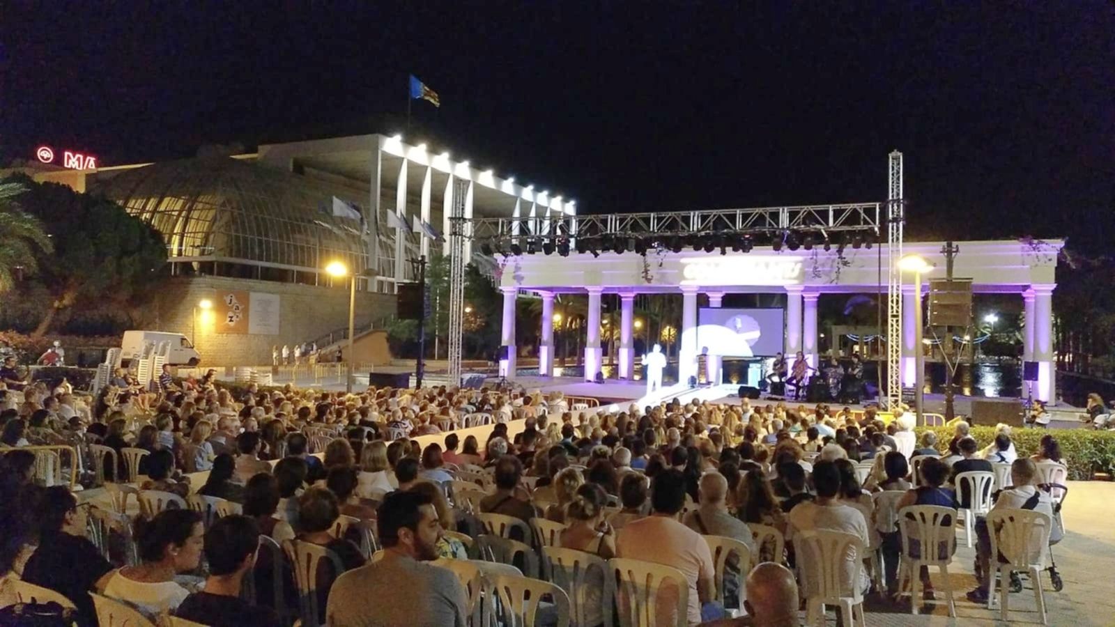 La Fira de Juliol de València és l'escenari on s'han presentat el programa de Comediants