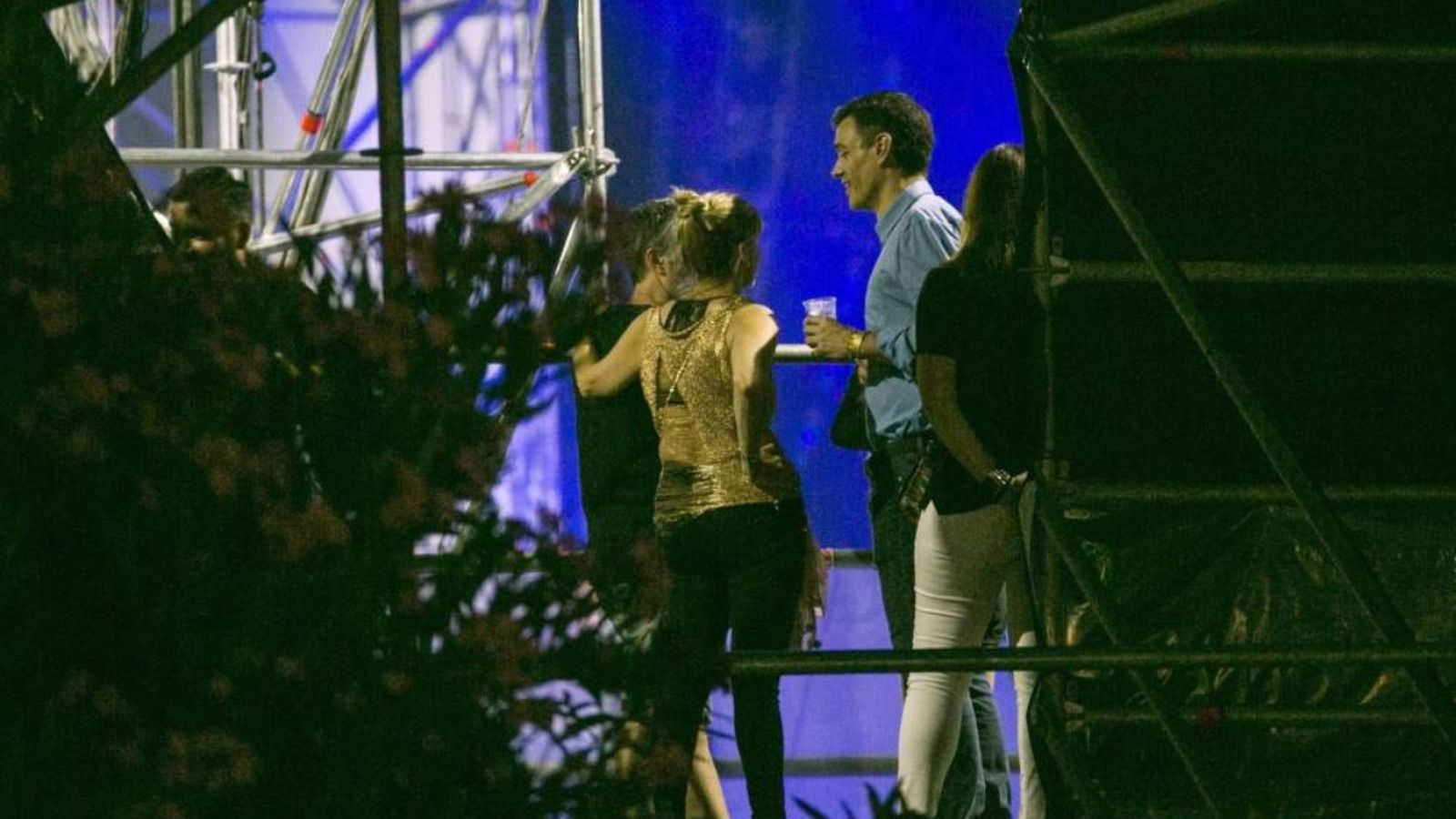 Pedro Sánchez al backstage durant la seua visita al Festival Internacional de Benicàssim