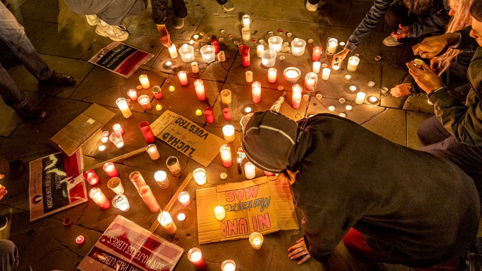 En imatge, l'altar improvisat en l'homenatge a Maricarmen a Logroño