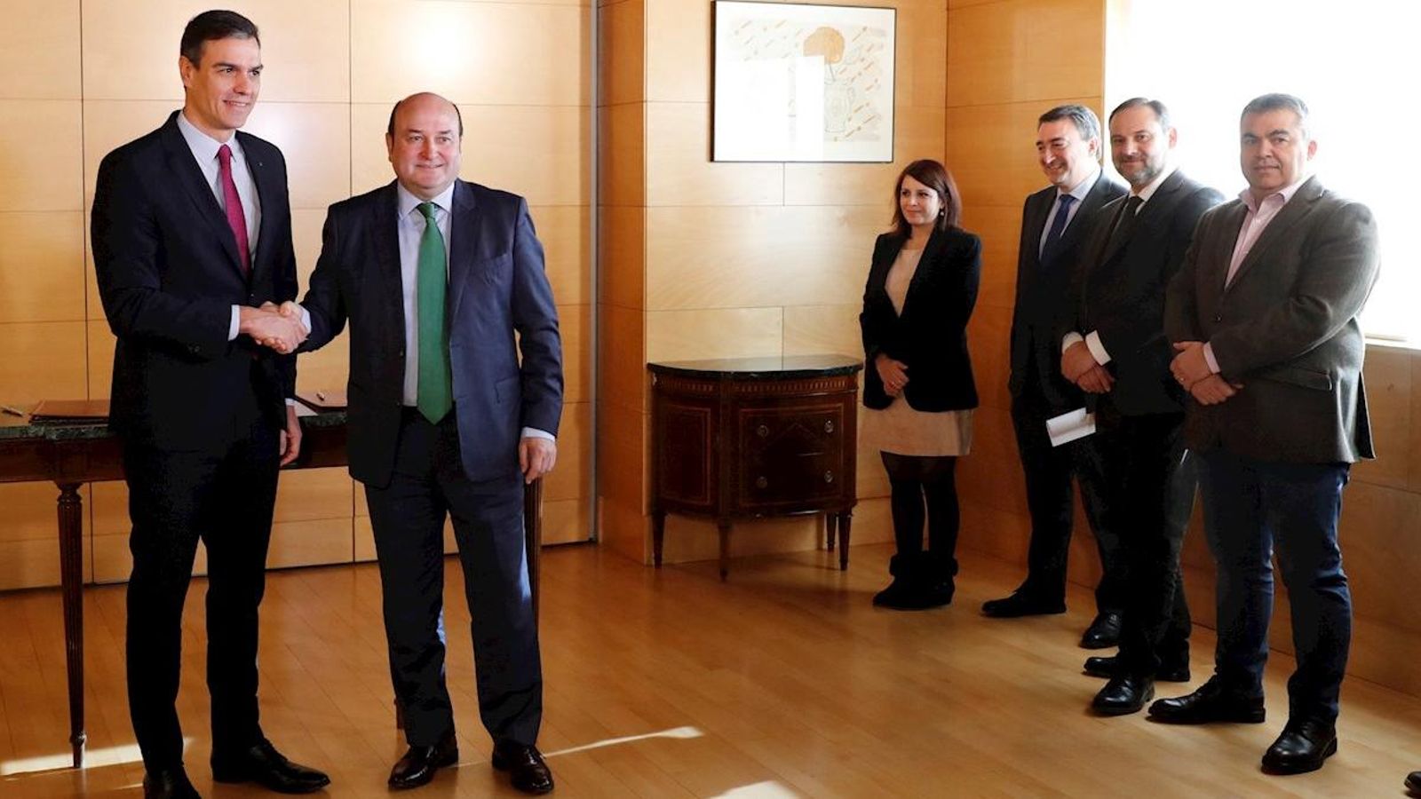 Pedro Sánchez i Andoni Ortuzar formalitzen l'acord