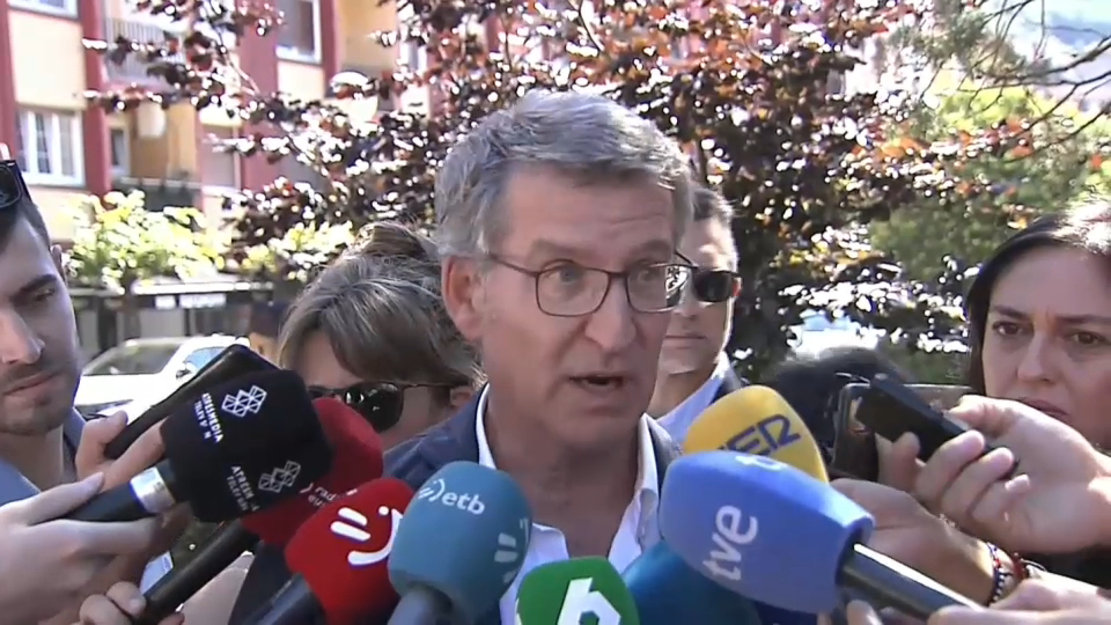 Alberto Núñez Feijóo, president del PP, atén els mitjans de comunicació