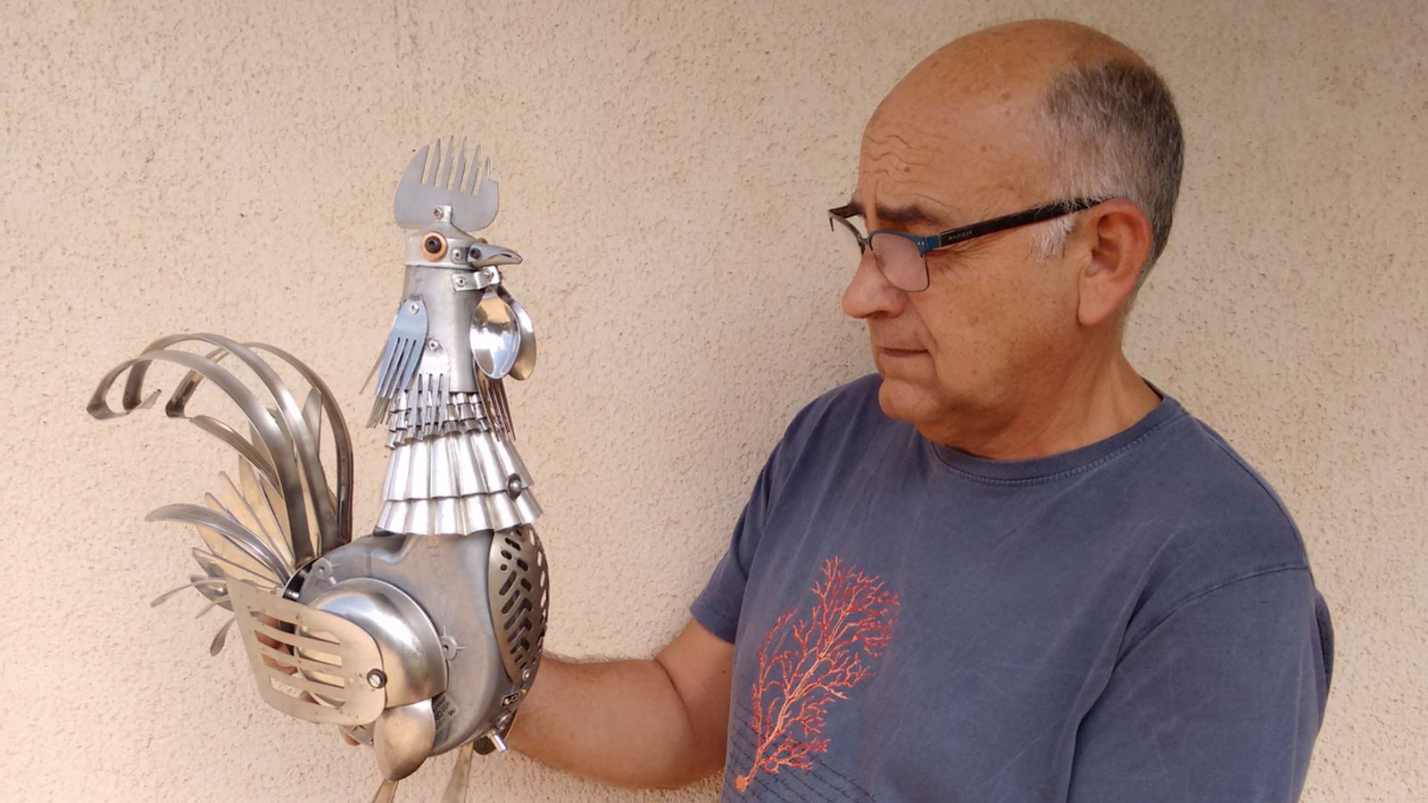 'El Gall' és una de les obres fetes per l'artista de Bétera, Benjamín Carreres.