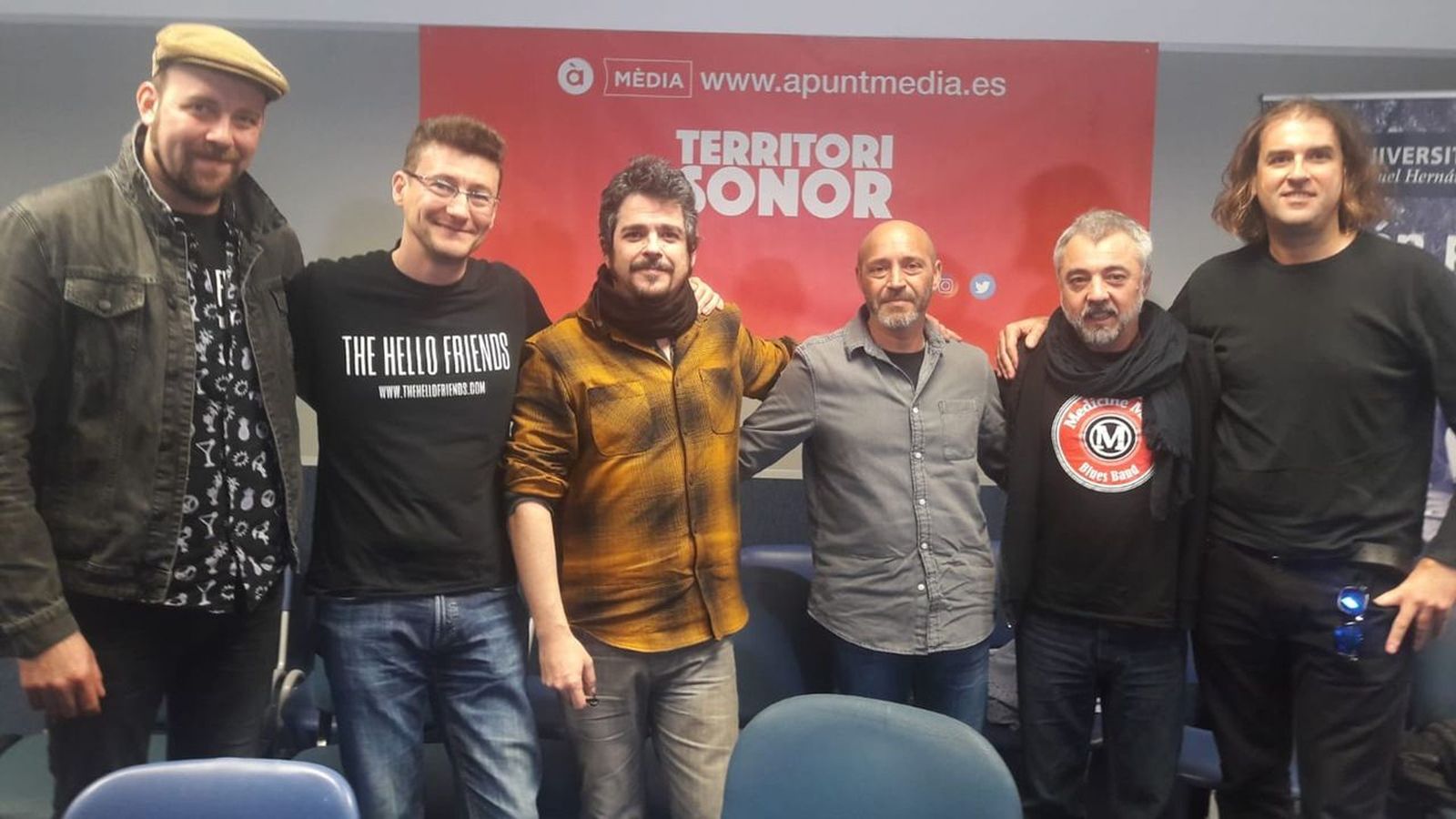 03.01.2019 | Entrevista i actuació en acústic del grup del Baix Segura The Hello Friends