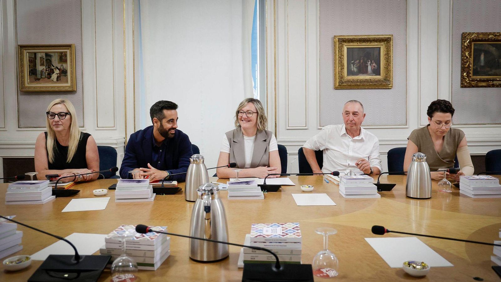 Imatge d'arxiu d'una junta de síndics