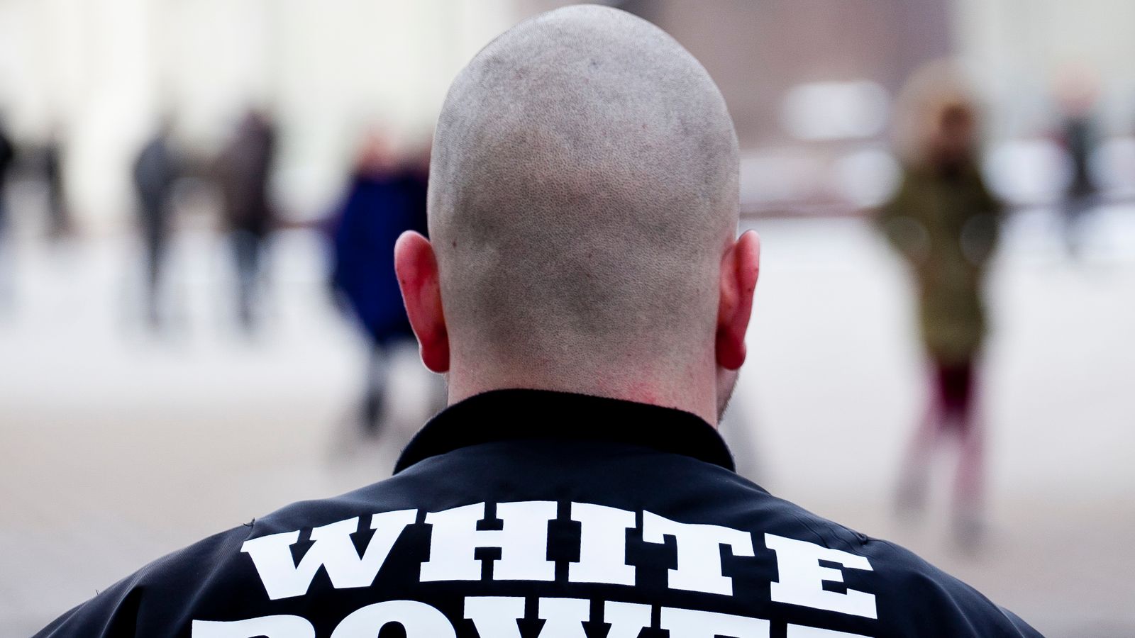 Un jove denuncia l'atac d'un grup de neonazis
