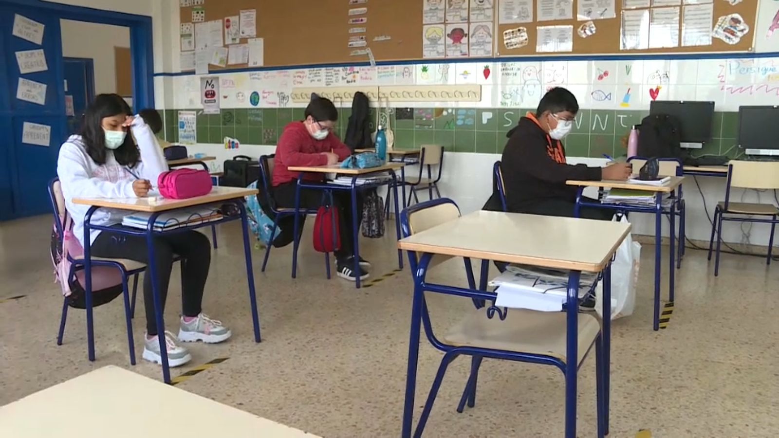 Diversos alumnes en una classe, aquest dilluns