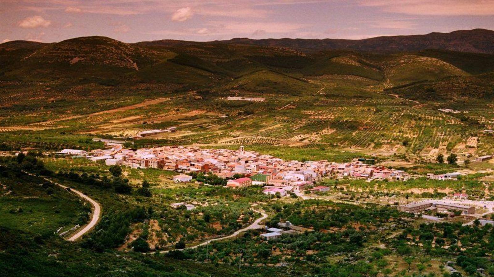 Imatge aèria de Tírig, a l'Alt Maestrat, un dels municipis on des de primera hora de dimarts noten la frescor que deixa el mestral