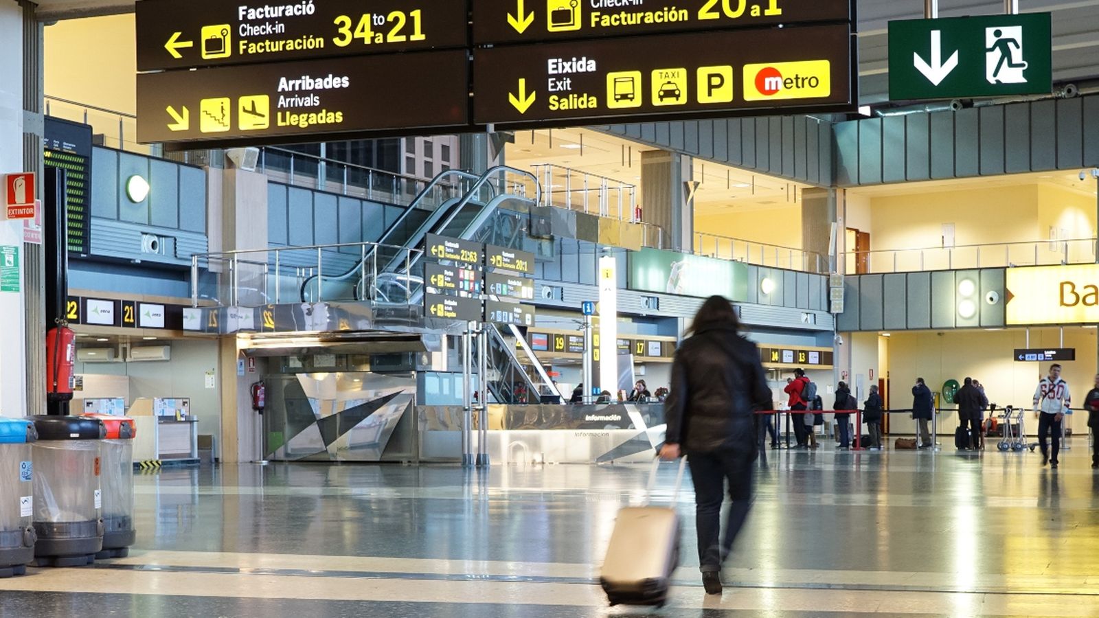 Els aeroports rebran els pròxims dies a molts dels valencians i valencianes emigrats que tornen a casa per Nadal.