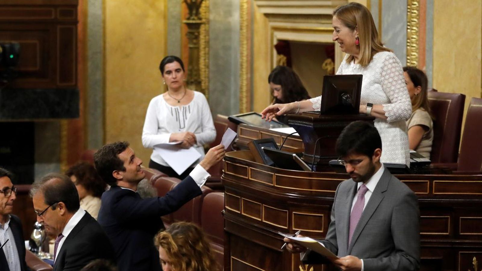 El president del PP, Pablo Casado, en el moment de la votació al Congrés