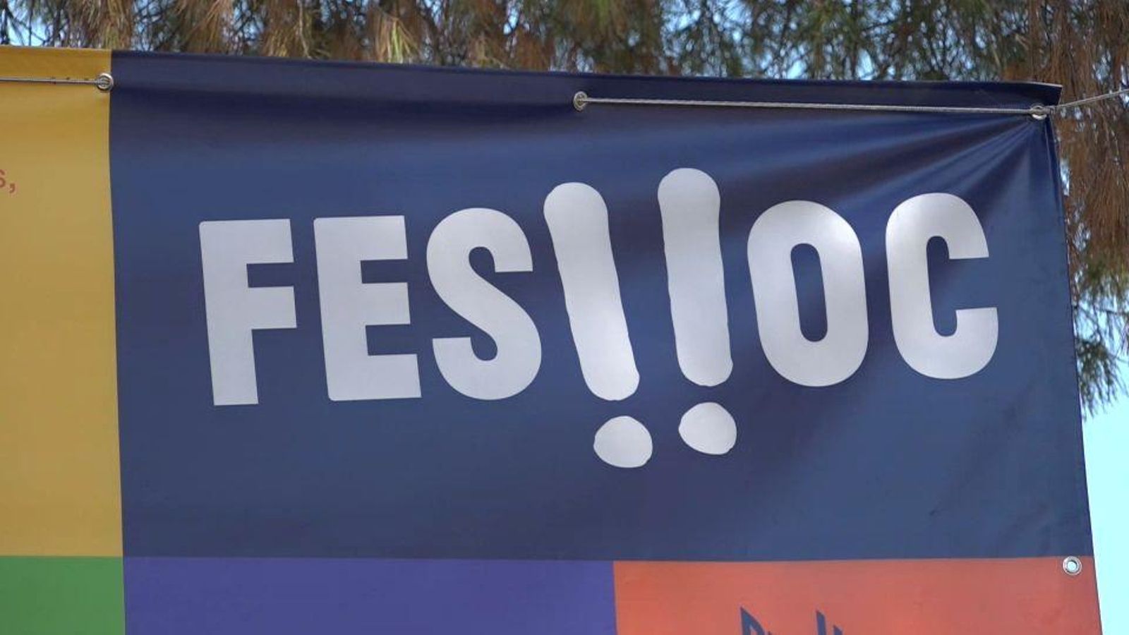 Cartell de benvinguda al Feslloc 2025