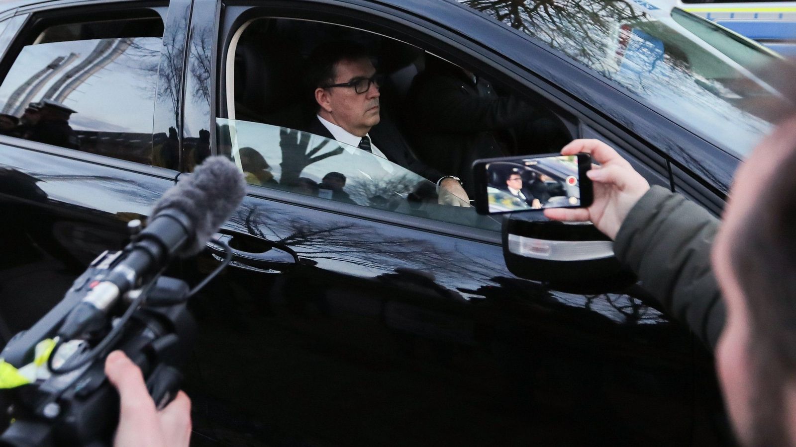 Jaume Alonso-Cuevillas, advocat de l'expresident català, Carles Puigdemont, arriba a la presó de Neumünster