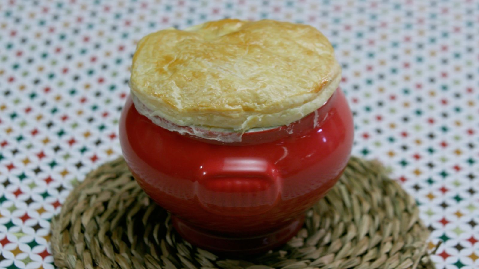 Sopa tapada de bolets i tòfona