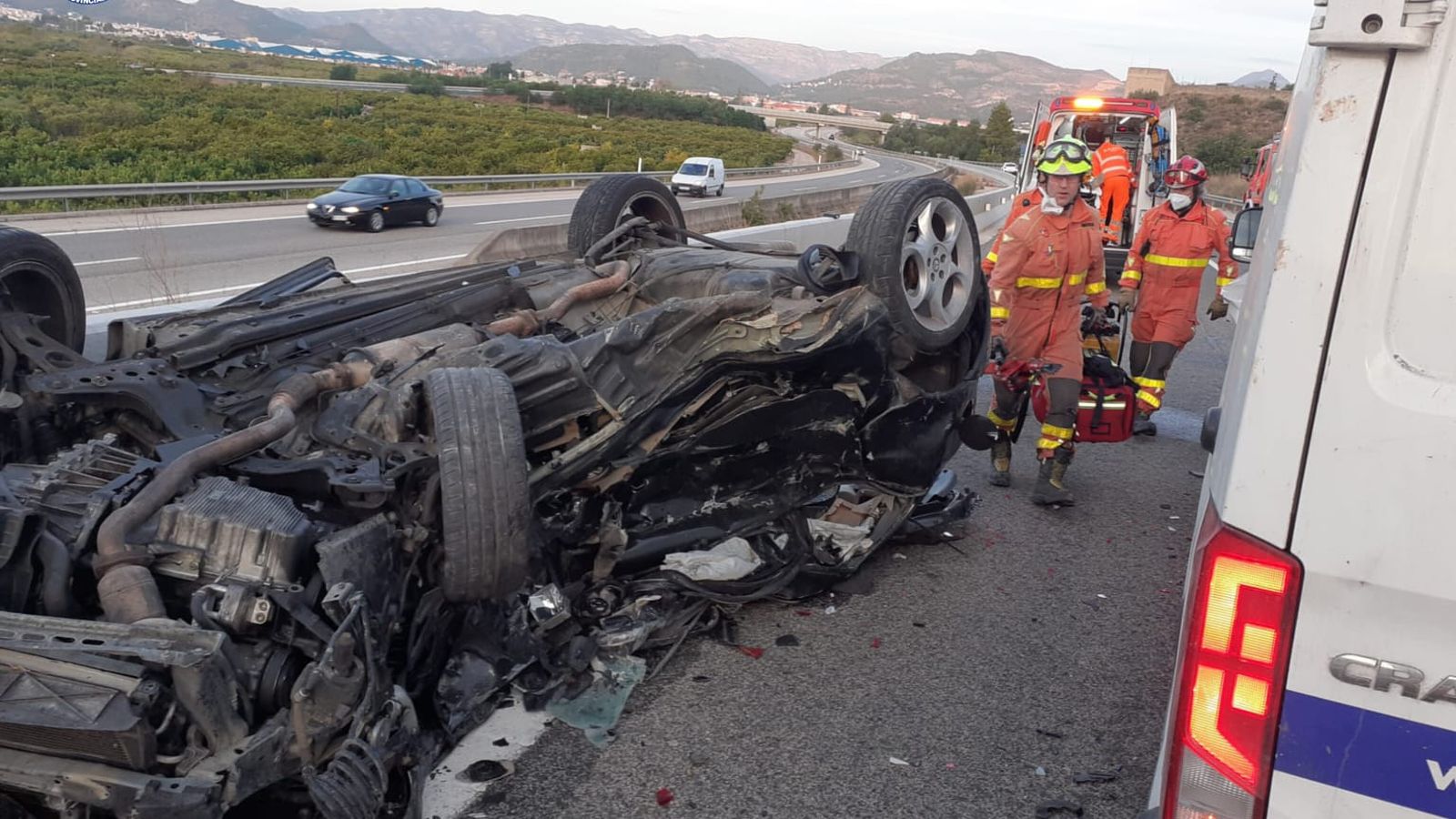 En imatge, un dels vehicles implicats
